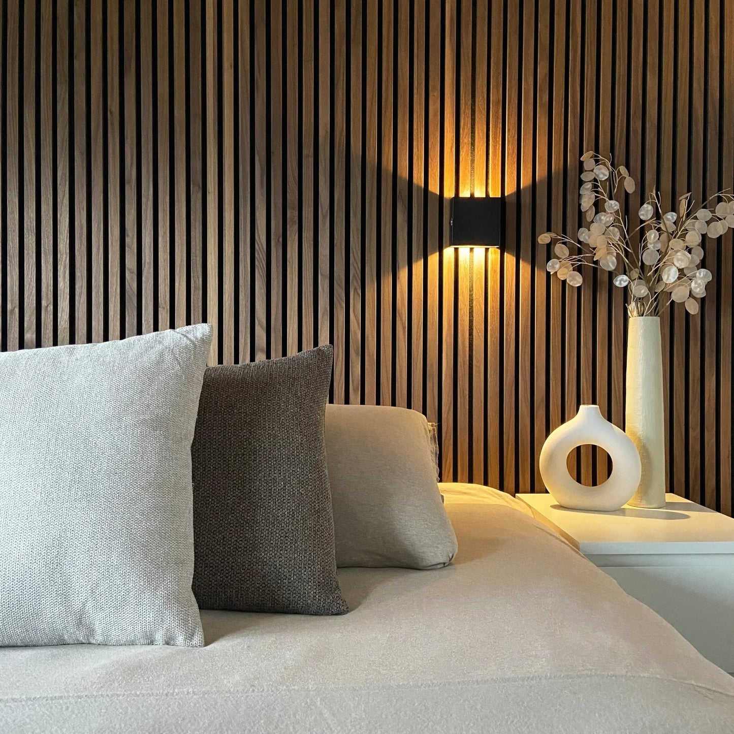 Luminara | Elegant Wireless Rechargeable LED Wall Lamp
