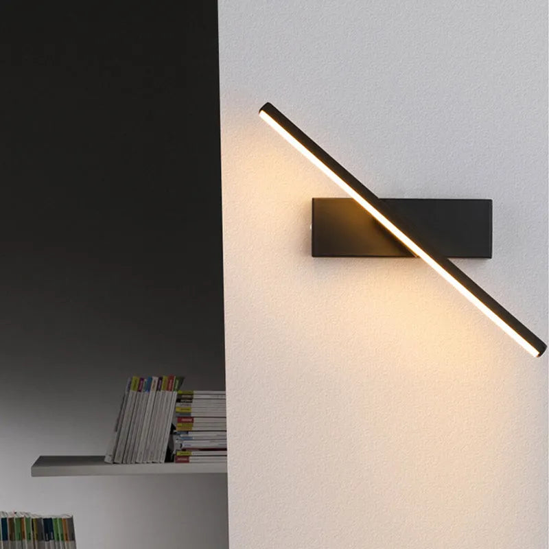 LuxeGlow Wall Lamp - Adjustable Modern LED Sconce