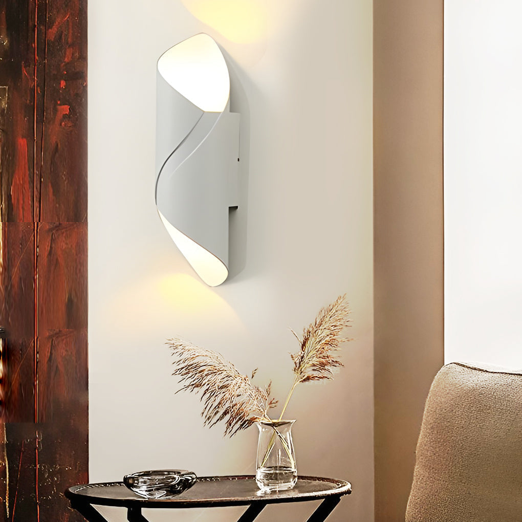 LumeSustain – Elegant Exterior Wall Lamp | Durable Outdoor Lighting