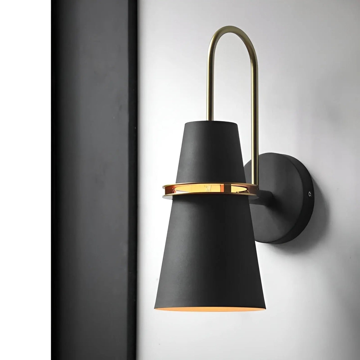 Retro Elegance Wall Lamp - Luxe LED Sconce