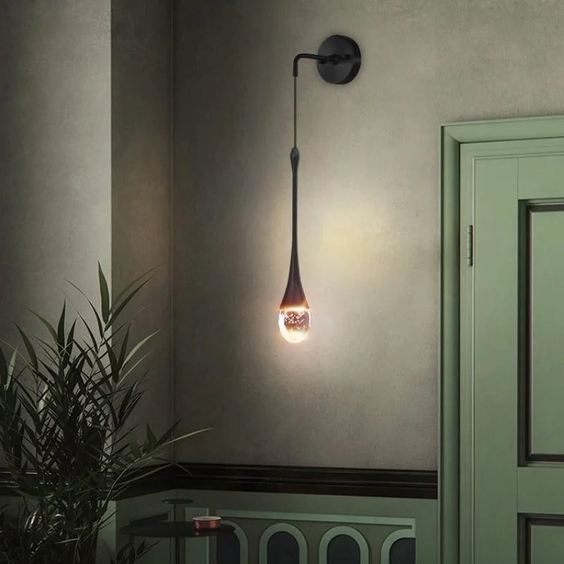 Teardrop Wall Lamp - Elegant Gold Accent Sconce