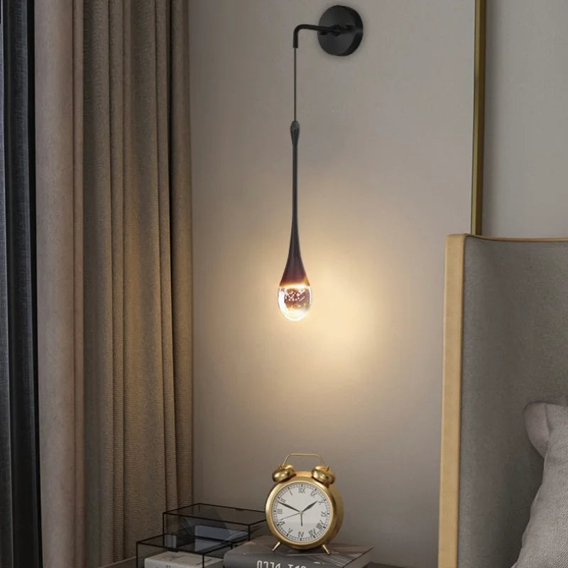 Teardrop Wall Lamp - Elegant Gold Accent Sconce
