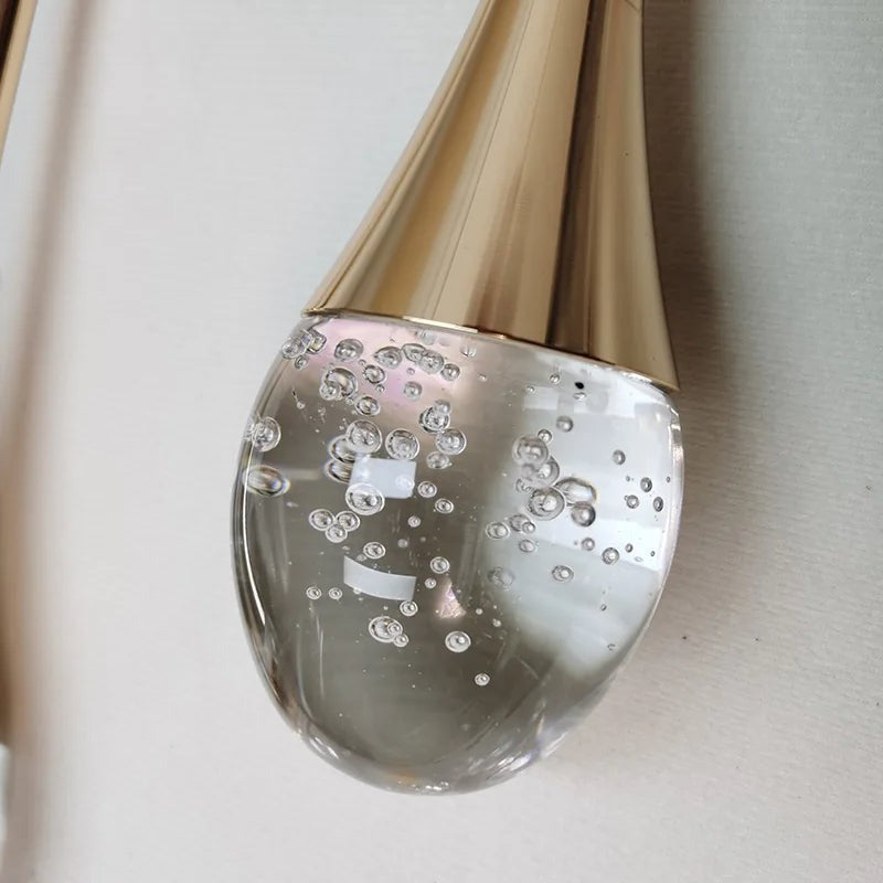 Teardrop Wall Lamp - Elegant Gold Accent Sconce