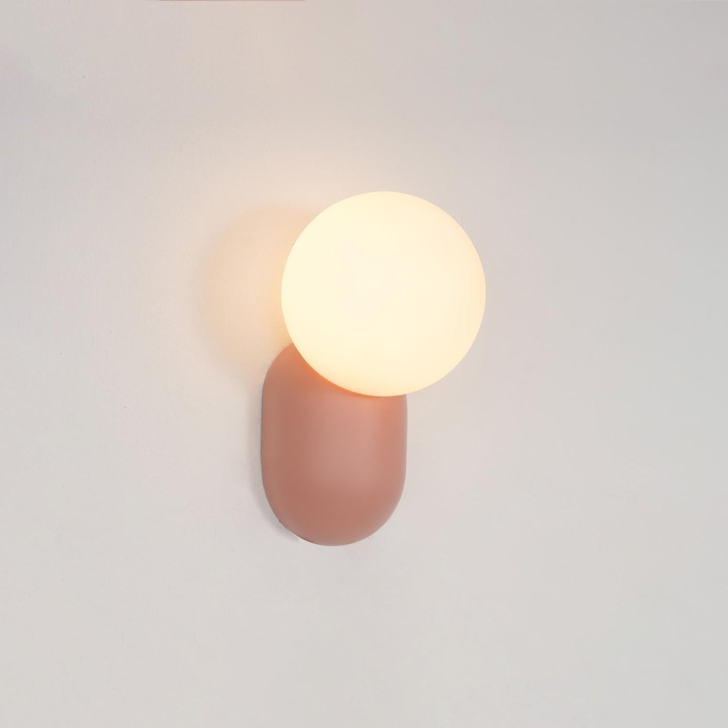 ChicGlow Resin Wall Lamp - Elegant LED Sconce