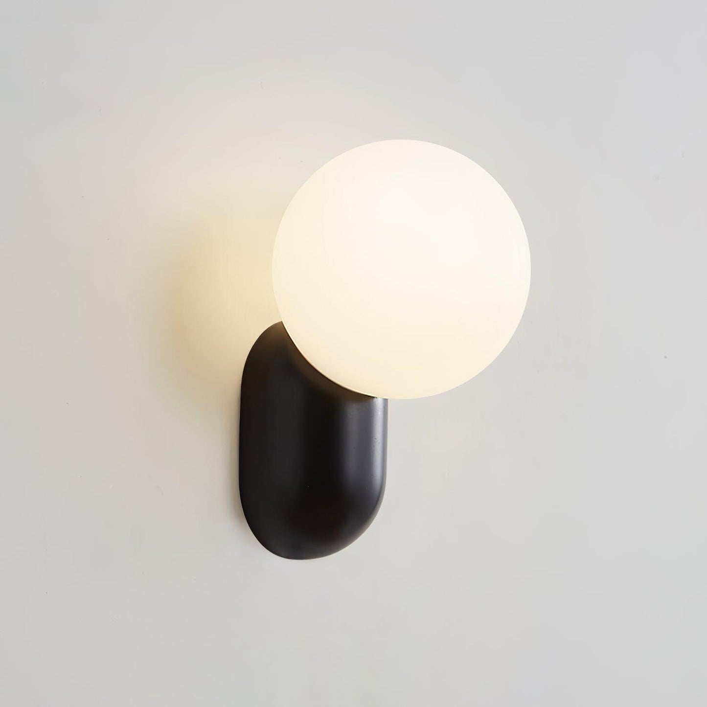 ChicGlow Resin Wall Lamp - Elegant LED Sconce