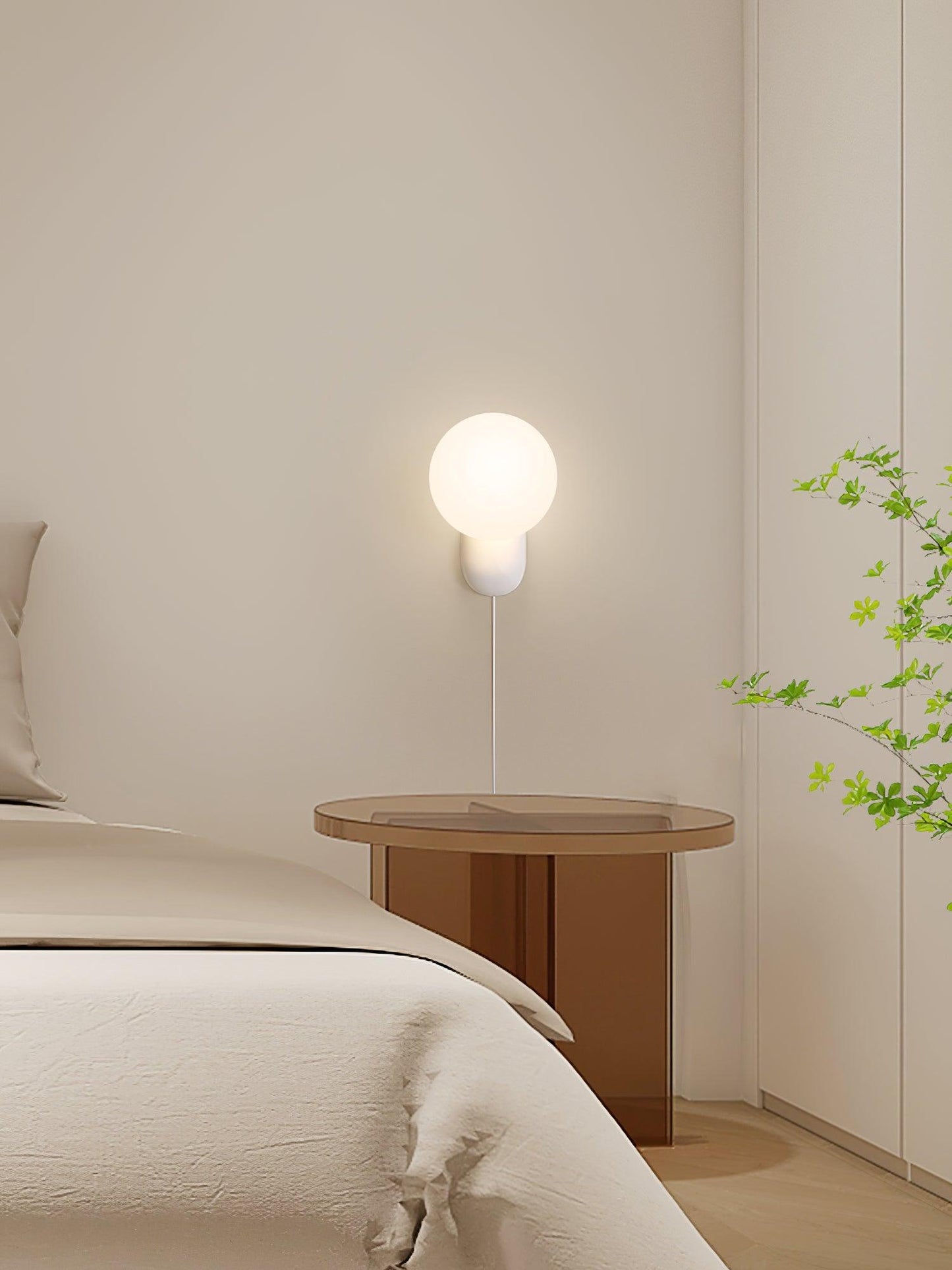 ChicGlow Resin Wall Lamp - Elegant LED Sconce