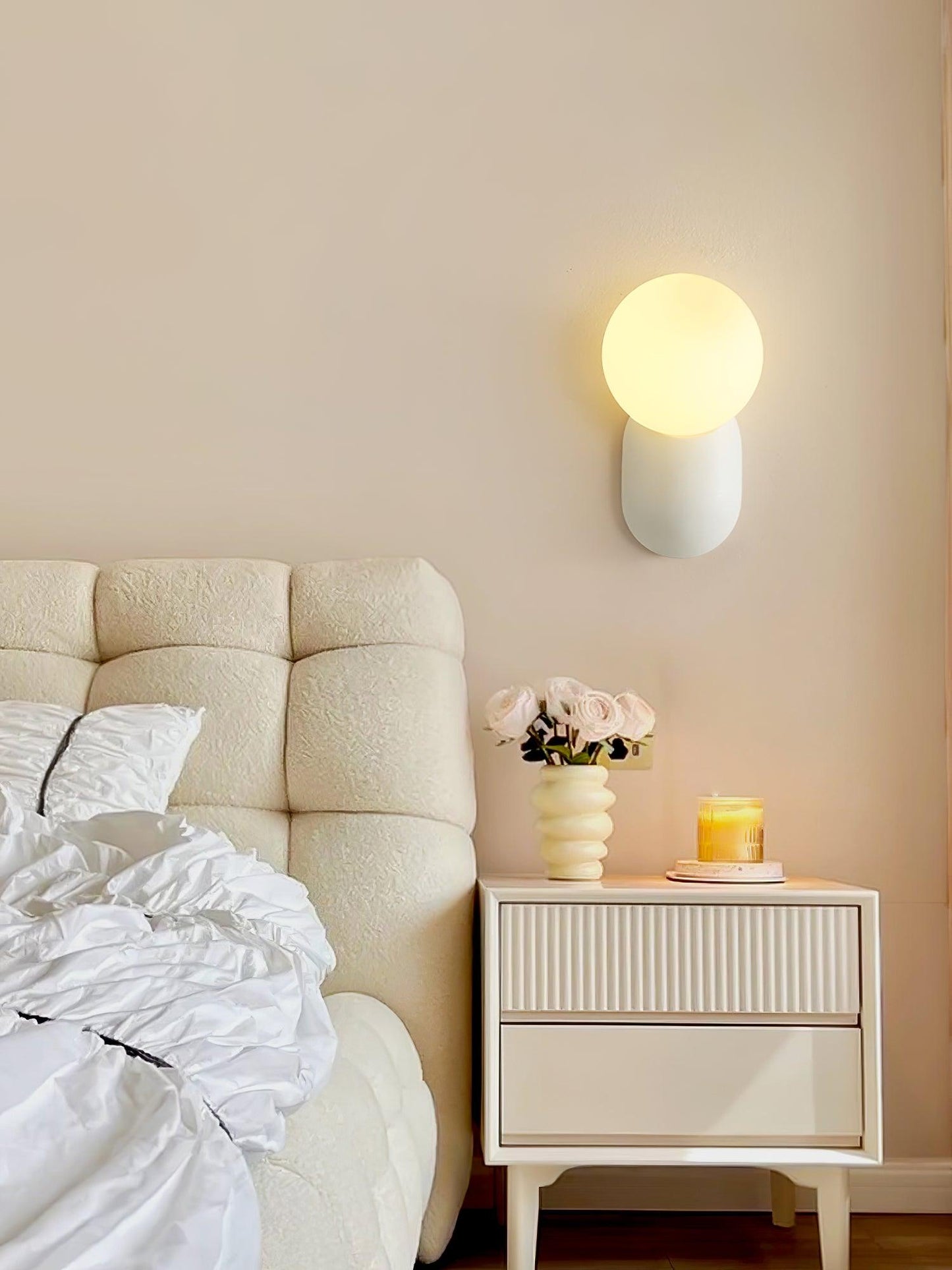 ChicGlow Resin Wall Lamp - Elegant LED Sconce