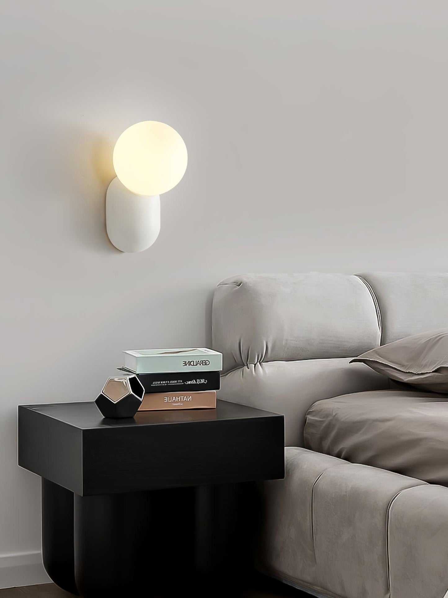 ChicGlow Resin Wall Lamp - Elegant LED Sconce