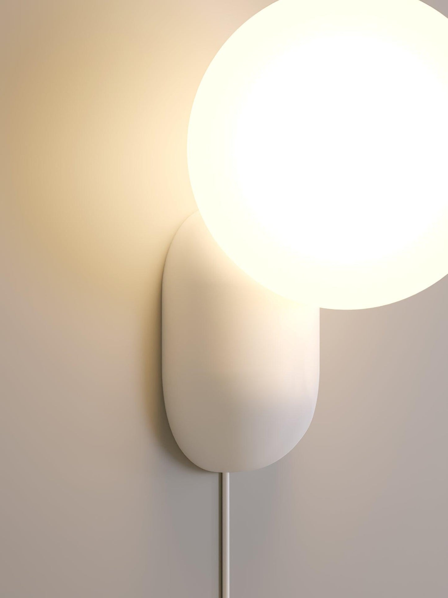 ChicGlow Resin Wall Lamp - Elegant LED Sconce