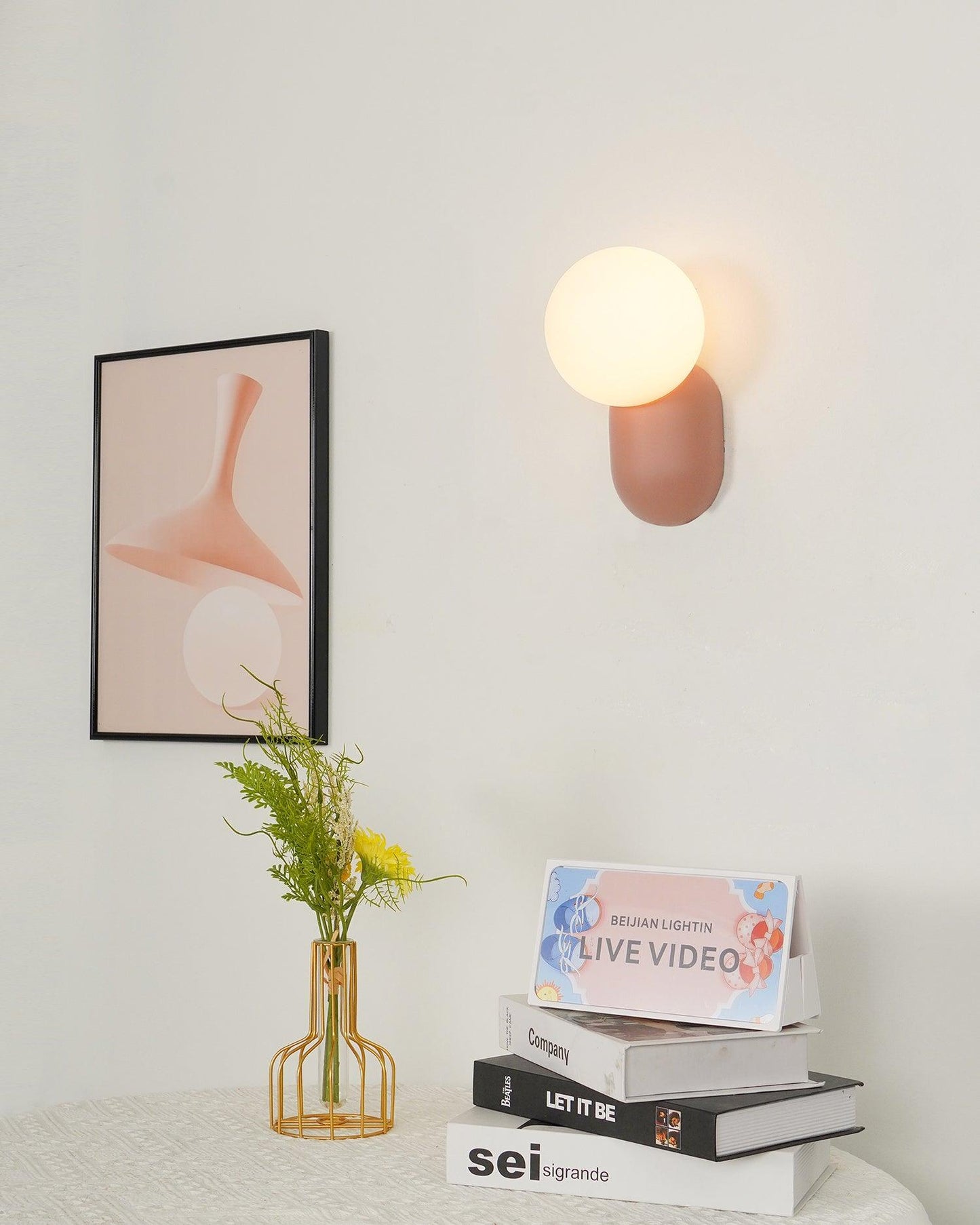 ChicGlow Resin Wall Lamp - Elegant LED Sconce