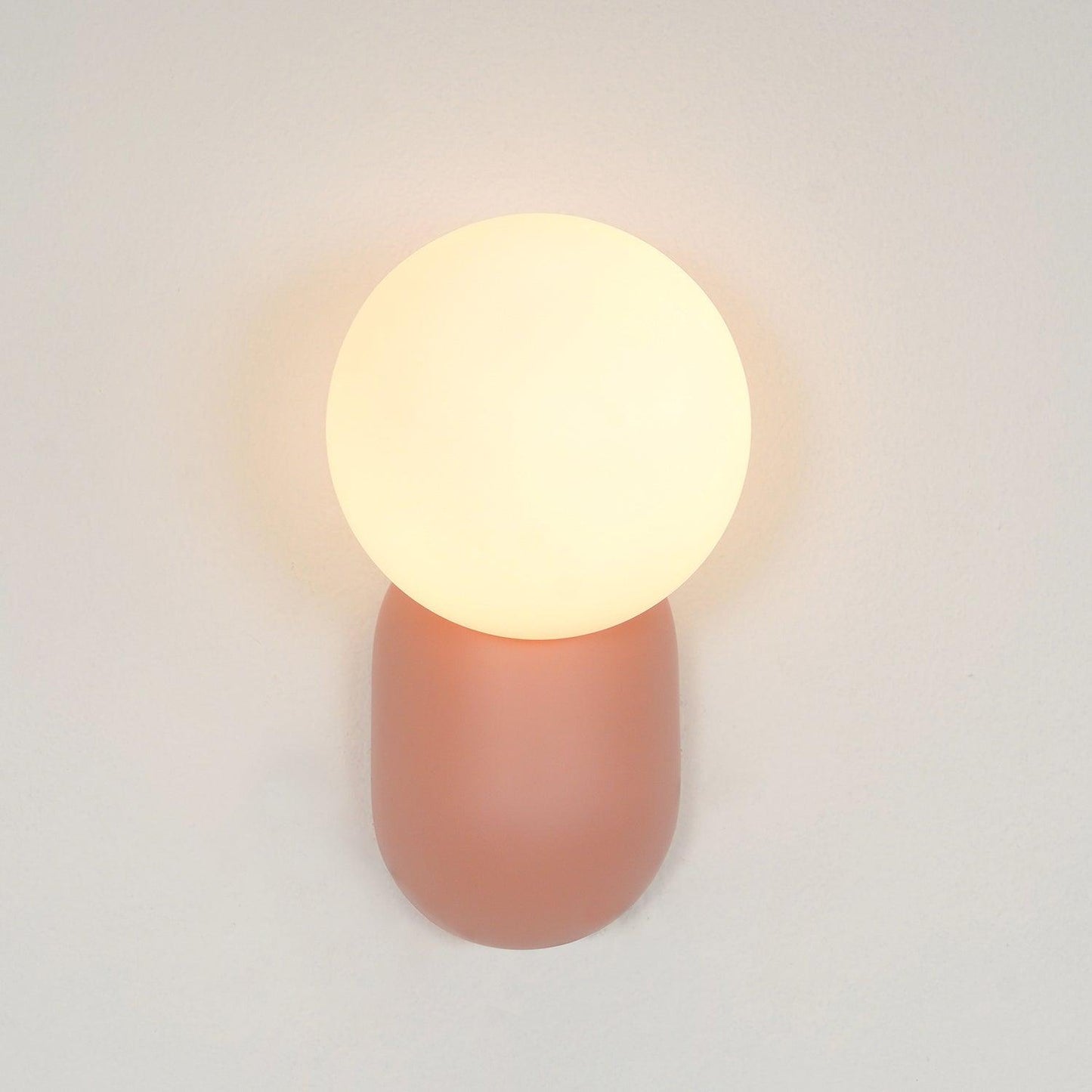 ChicGlow Resin Wall Lamp - Elegant LED Sconce
