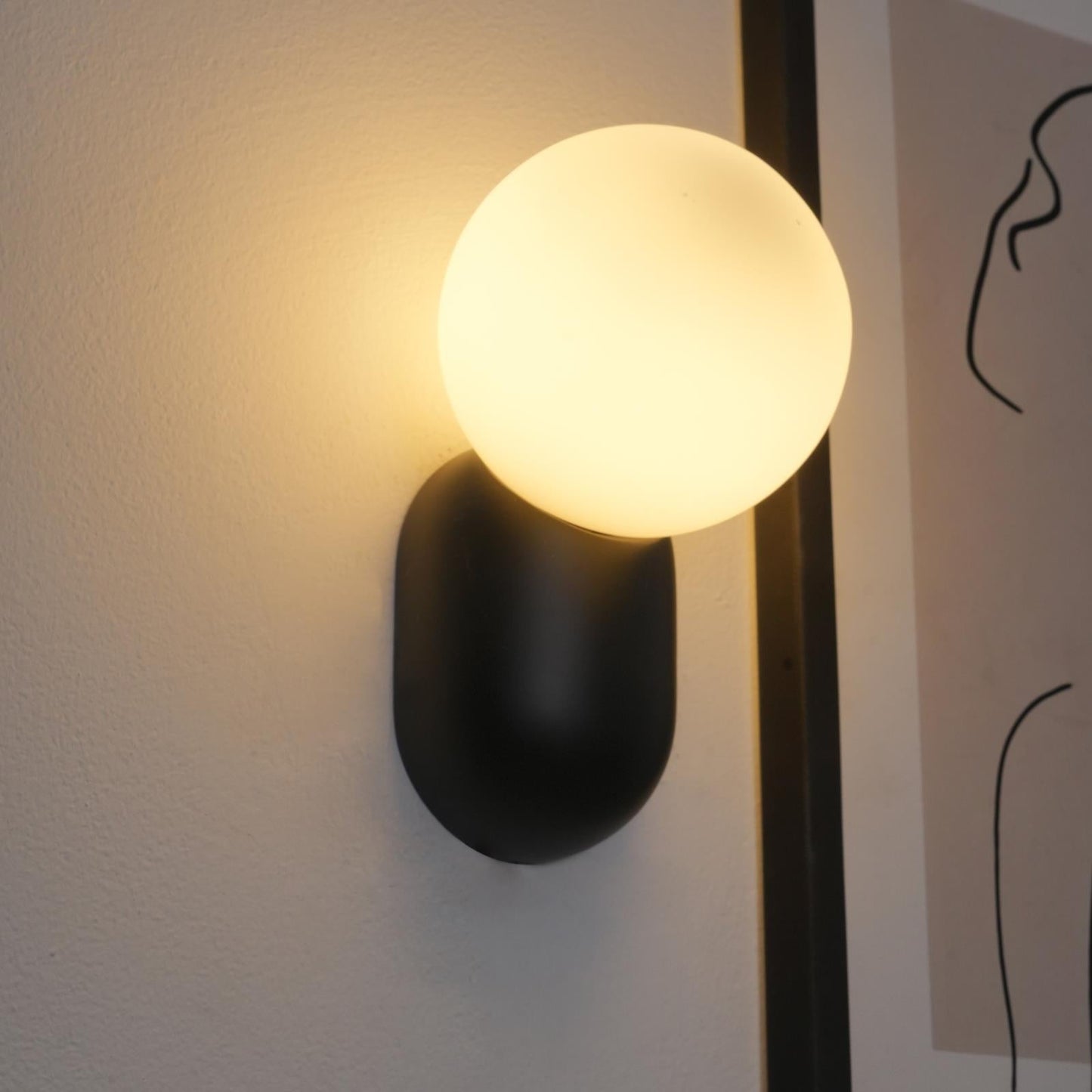 ChicGlow Resin Wall Lamp - Elegant LED Sconce