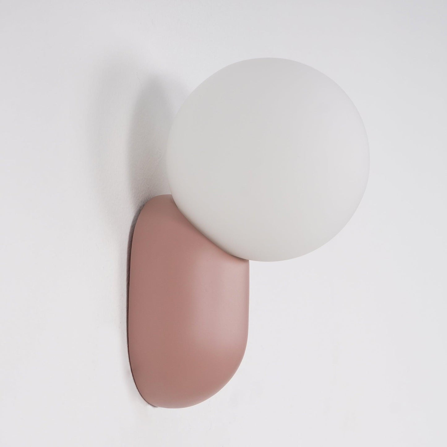 ChicGlow Resin Wall Lamp - Elegant LED Sconce