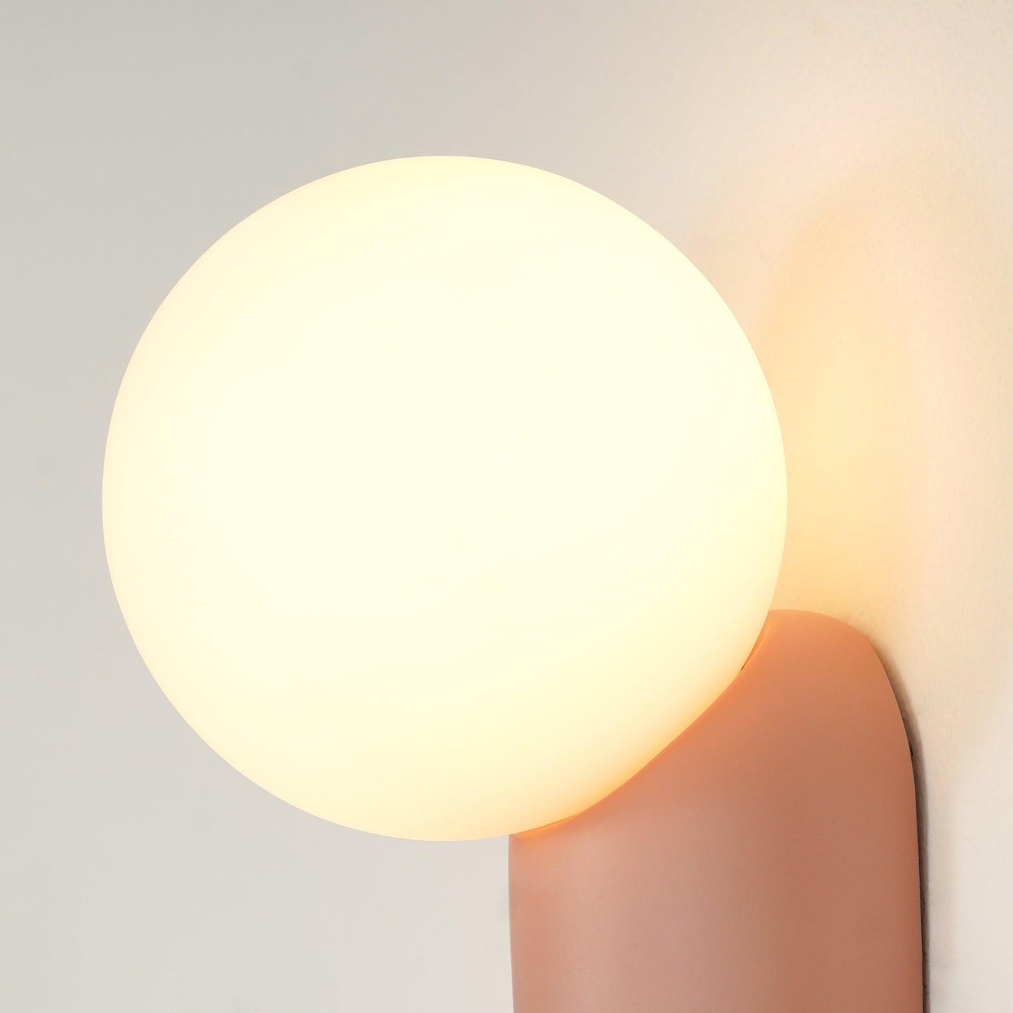 ChicGlow Resin Wall Lamp - Elegant LED Sconce