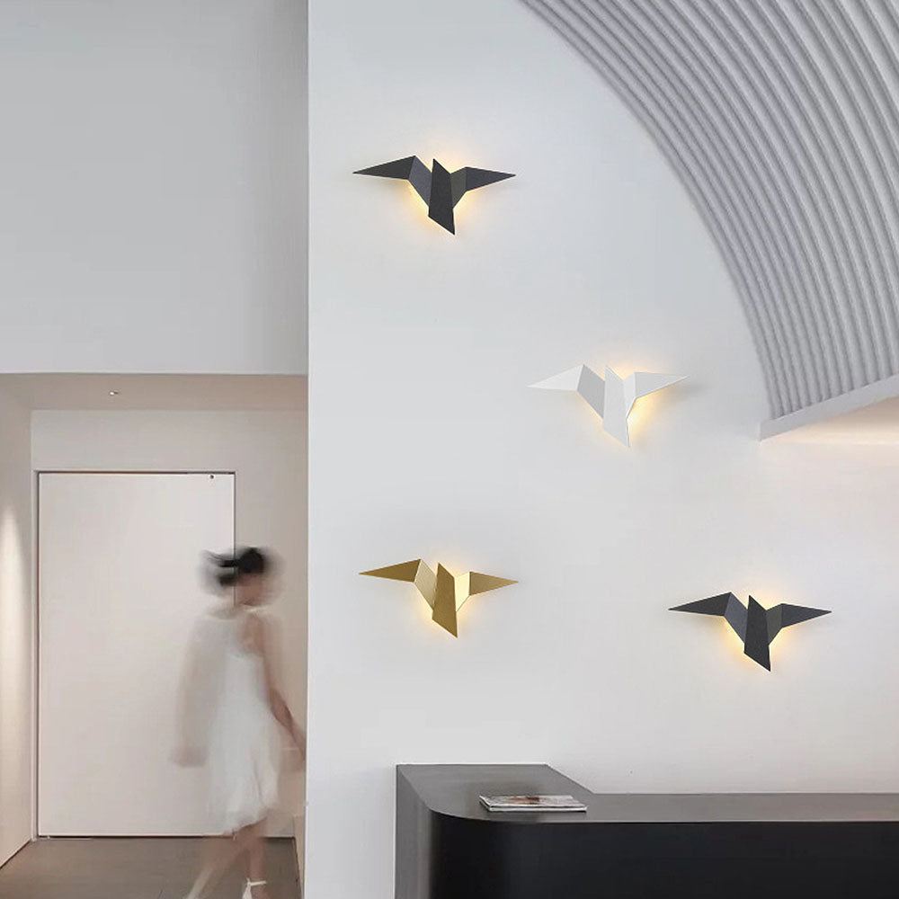 AviLume – Elegant Bird-Inspired Iron Wall Lamp | Modern Artistic Lighting