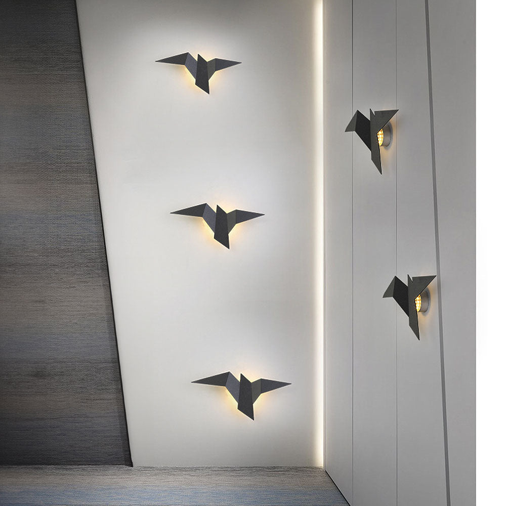 AviLume – Elegant Bird-Inspired Iron Wall Lamp | Modern Artistic Lighting