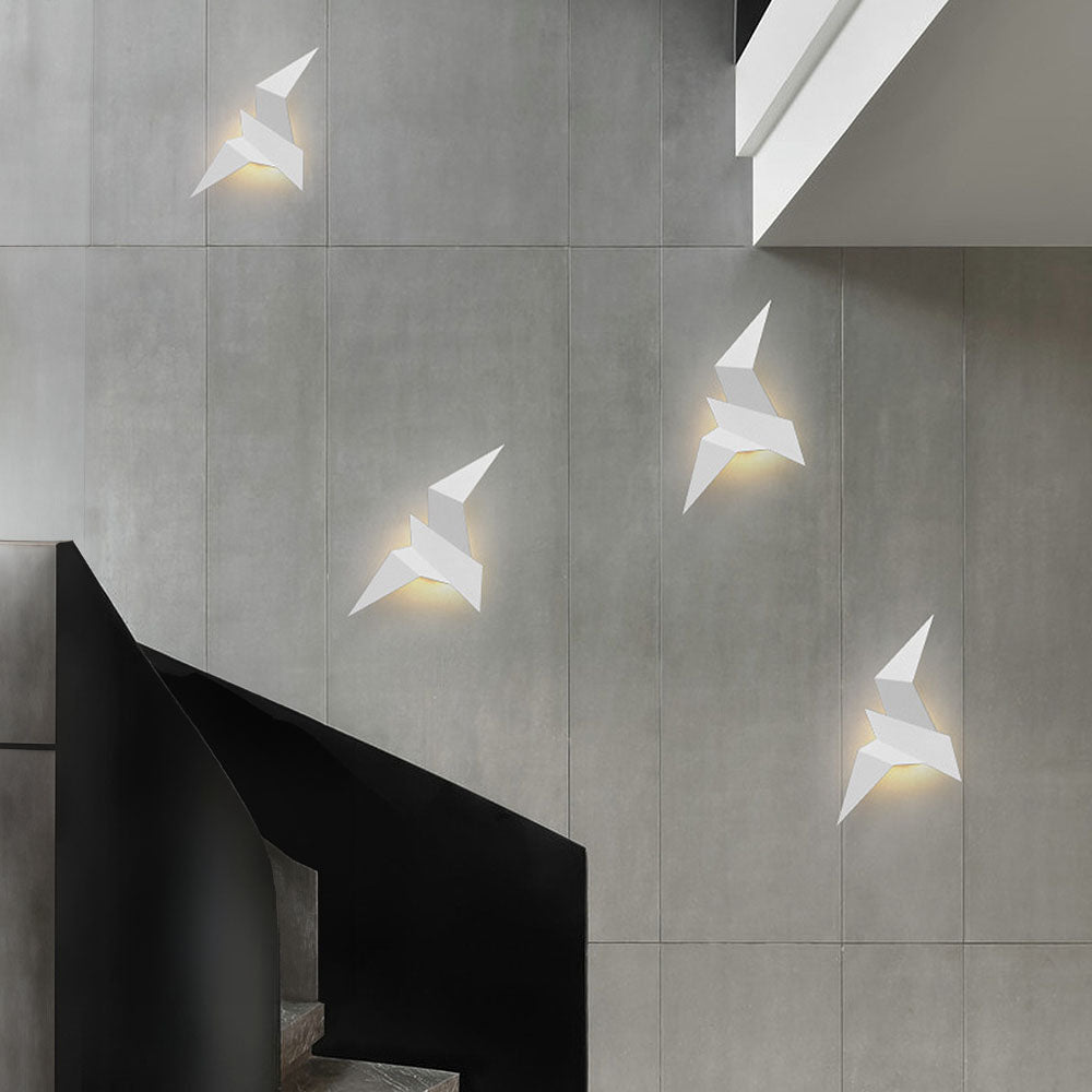 AviLume – Elegant Bird-Inspired Iron Wall Lamp | Modern Artistic Lighting