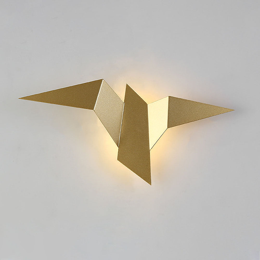 AviLume – Elegant Bird-Inspired Iron Wall Lamp | Modern Artistic Lighting