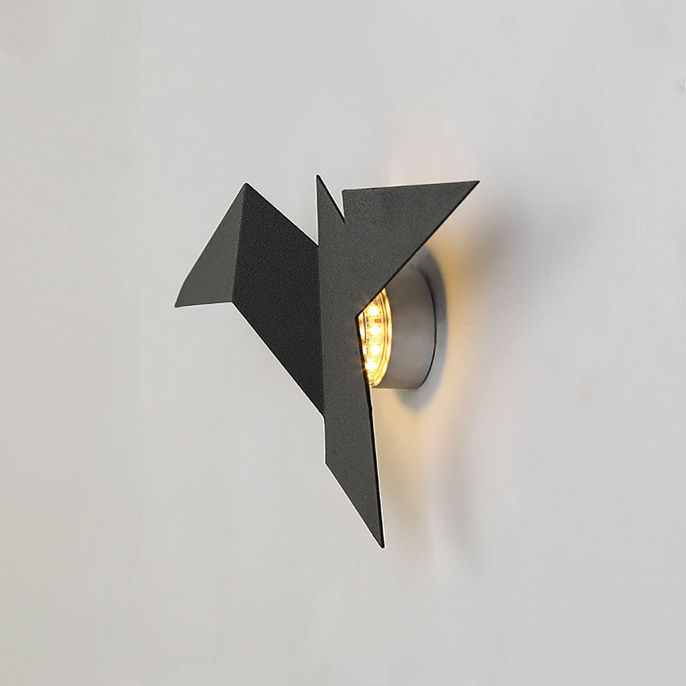 AviLume – Elegant Bird-Inspired Iron Wall Lamp | Modern Artistic Lighting