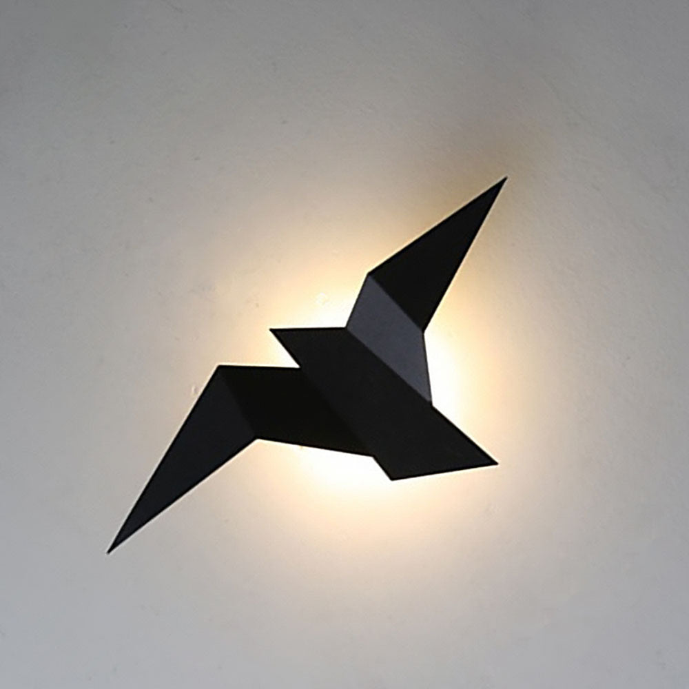 AviLume – Elegant Bird-Inspired Iron Wall Lamp | Modern Artistic Lighting