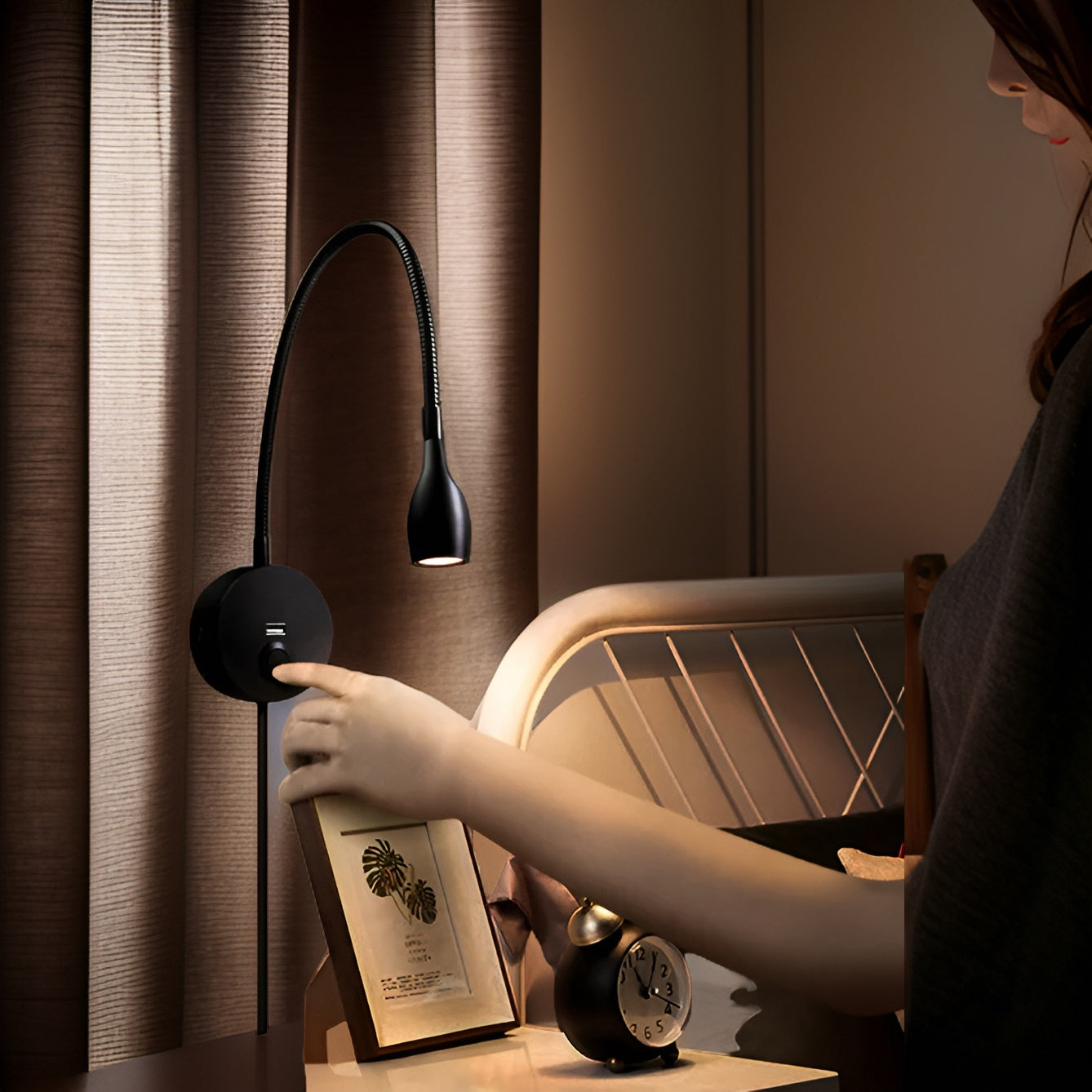 Luminara Wall Lamp - Adjustable LED Reading Light