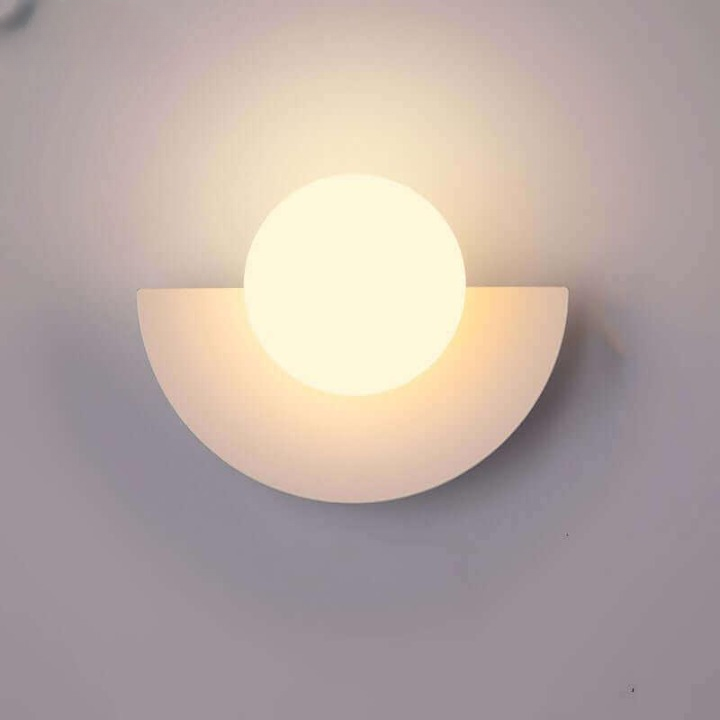 Crescent Metal Wall Lamp - LED Mood Light