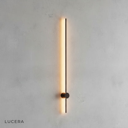 close-up of Rinforzando LED wall lamp aluminum frame and light diffuser